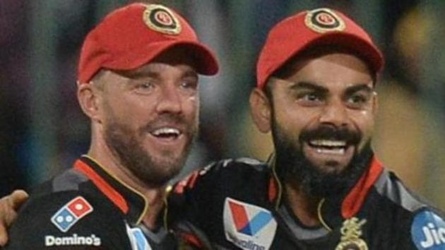 AB De Villiers (L) with Virat Kohli.(AFP) AB De Villiers (L) with Virat Kohli.(AFP)