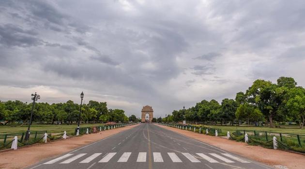 Clouds over the India gate which was closed for tourist during the nationwide lockdown to limit the coronavirus, in New Delhi, India, on Thursday, April 23, 2020.(Biplov Bhuyan/HT PHOTO)