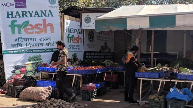 Gurugram, India- March 25: Vegetables stocked up at a government-run vegetable shop in DLF Phase 5 during the first day of national lockdown imposed by PM Narendra Modi to curb the spread of coronavirus, in Gurugram, India, on Wednesday, March 25, 2020. (HT Photo) **To go with Kartik Kumar’s story (Yogendra Kumar/HT PHOTO) Gurugram, India- March 25: Vegetables stocked up at a government-run vegetable shop in DLF Phase 5 during the first day of national lockdown imposed by PM Narendra Modi to curb the spread of coronavirus, in Gurugram, India, on Wednesday, March 25, 2020. (HT Photo) **To go with Kartik Kumar’s story (Yogendra Kumar/HT PHOTO)