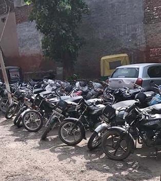 Impound vehicles parked outside a police station in Ludhiana on Friday. (HT PHOTO) Impound vehicles parked outside a police station in Ludhiana on Friday. (HT PHOTO)