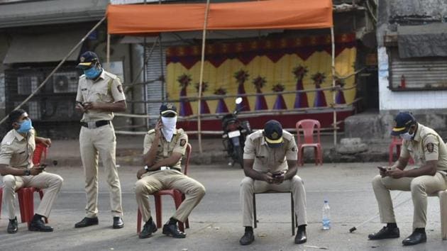 Several policemen in the state are infected with coronavirus in Maharashtra (HT Photo/Aalok Soni/Representative) Several policemen in the state are infected with coronavirus in Maharashtra (HT Photo/Aalok Soni/Representative)