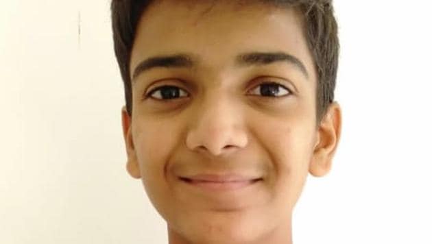 14-year-old Harsh Chaudhari, a resident of Virar, Maharashtra, has invented a unique wristband which can keep a person from frequently touching his/her face. (HT Photo) 14-year-old Harsh Chaudhari, a resident of Virar, Maharashtra, has invented a unique wristband which can keep a person from frequently touching his/her face. (HT Photo)
