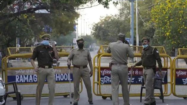 Prime Minister Narendra Modi is set to hold another meeting with chief ministers on Monday as the country enters into the last week of lockdown. (HT Photo)
