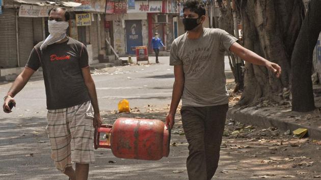 Almost 90% of the 800 large and 4.53 lakh small and medium factories in Gujarat have pending orders and close to 70% of them are not in containment zones, government officials said. (ANI file photo) Almost 90% of the 800 large and 4.53 lakh small and medium factories in Gujarat have pending orders and close to 70% of them are not in containment zones, government officials said. (ANI file photo)