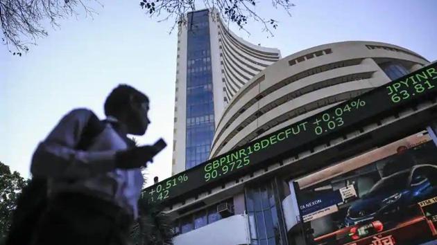 On Friday,? the BSE benchmark index tumbled 536 points as finance and bank stocks skidded following the Franklin Templeton Mutual Fund announcement.(Bloomberg Photo)