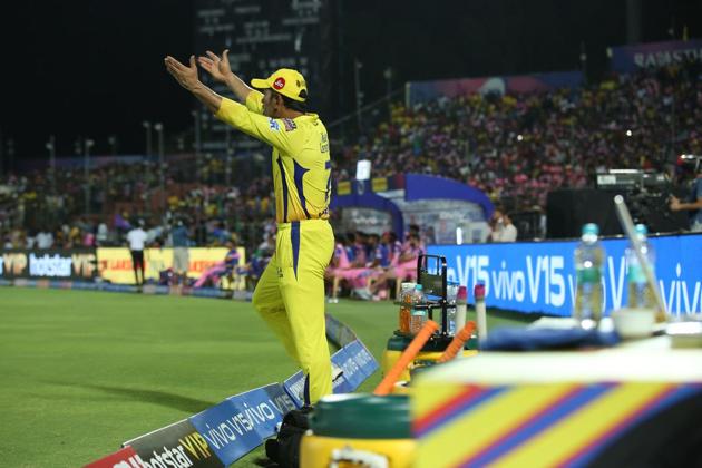 MS Dhoni reacts to umpire and steps out on field. (IPL)