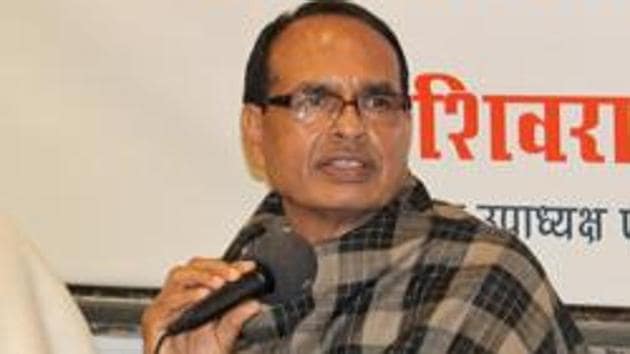 Chief minister as saying on Saturday that at least 2400 migrant labourers reached Madhya Pradesh in 98 buses and were screened for the coronavirus disease (Gurminder Singh/HT Photo) Chief minister as saying on Saturday that at least 2400 migrant labourers reached Madhya Pradesh in 98 buses and were screened for the coronavirus disease (Gurminder Singh/HT Photo)