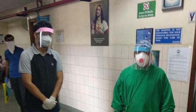 The group makes 500 face shields a day.(HT Photo) The group makes 500 face shields a day.(HT Photo)