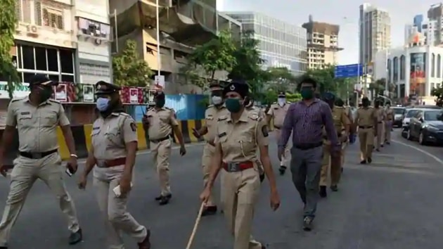 The patrolling police personnel reached an intersection in Shivaji Nagar after the police control room informed them of a mob was roaming on the road, the police said.(Satish Bate/HT Photo)