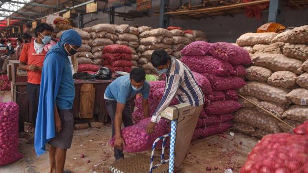 Besides four cases in mandi, all of whom were traders, the daughter of a fifth trader tested positive last week, health officials confirmed. (Sanchit Khanna/HT file photo) Besides four cases in mandi, all of whom were traders, the daughter of a fifth trader tested positive last week, health officials confirmed. (Sanchit Khanna/HT file photo)