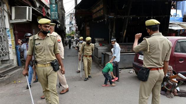Policemen patrol streets in Lucknow during Covid-19 lockdown on Sunday. (Dheeraj Dhawan/HT Photo) Policemen patrol streets in Lucknow during Covid-19 lockdown on Sunday. (Dheeraj Dhawan/HT Photo)