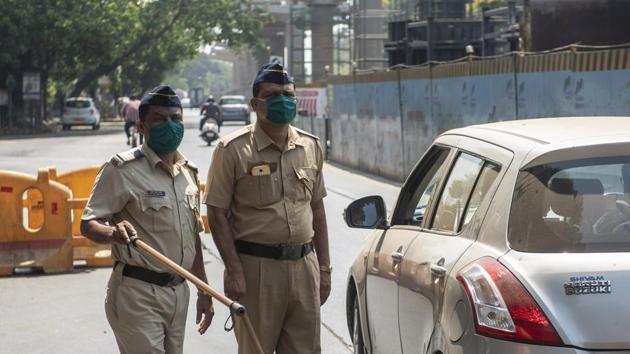 Under the lockdown, only two people are allowed to travel in a car but the family received permission for five — two drivers and three family members — as they had to cover a long distance. (Aalok Soni/HT file photo. Representative image) Under the lockdown, only two people are allowed to travel in a car but the family received permission for five — two drivers and three family members — as they had to cover a long distance. (Aalok Soni/HT file photo. Representative image)