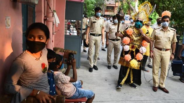 Union health minister Dr Harsh Vardhan said experts are suggesting to expand the periphery of the containment zones in Delhi (HT Photo/Vipin Kumar) Union health minister Dr Harsh Vardhan said experts are suggesting to expand the periphery of the containment zones in Delhi (HT Photo/Vipin Kumar)