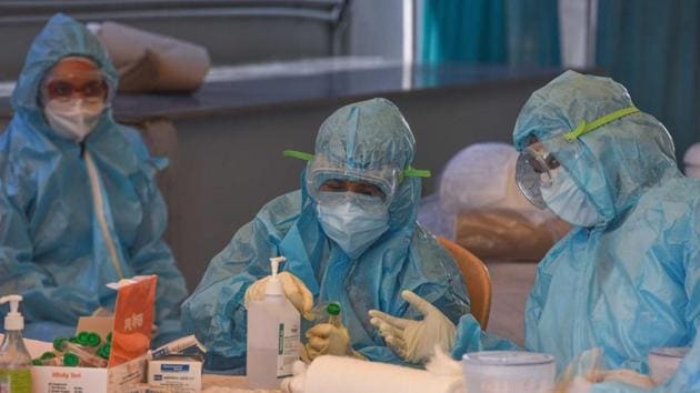 With Covid-19 cases rising in Maharashtra, the number of patients who have recovered so far also jumped to 1,282 as 94 patients recovered on Monday. (SANCHIT KHANNA/HT PHOTO.) With Covid-19 cases rising in Maharashtra, the number of patients who have recovered so far also jumped to 1,282 as 94 patients recovered on Monday. (SANCHIT KHANNA/HT PHOTO.)
