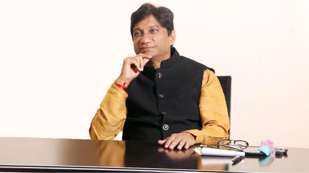 Apart from being a political leader, Shirish Boralkar is also an entrepreneur and has wonderful business acumen. Apart from being a political leader, Shirish Boralkar is also an entrepreneur and has wonderful business acumen.