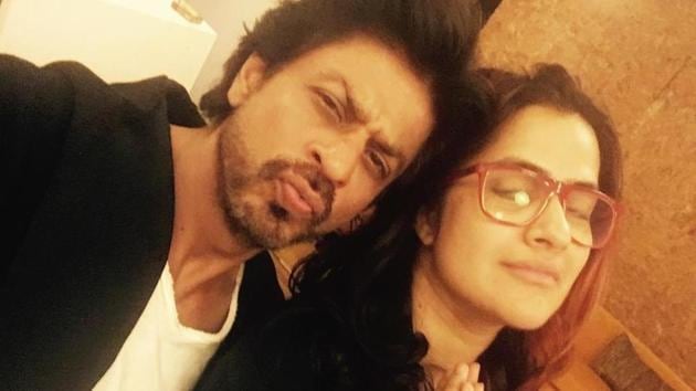 Sona Mohapatra shared a picture with Shah Rukh Khan and called him ‘a charming, chivalrous absolute gentleman’ while taking a dig at Arijit Singh. Sona Mohapatra shared a picture with Shah Rukh Khan and called him ‘a charming, chivalrous absolute gentleman’ while taking a dig at Arijit Singh.