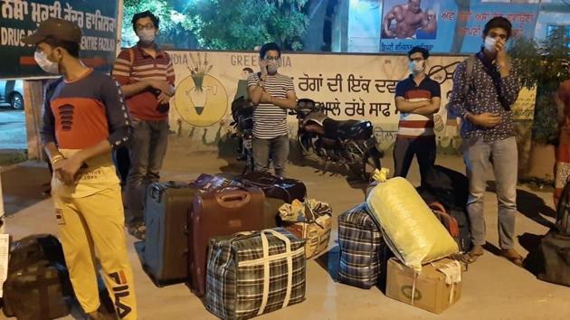 The students who arrived in Punjab’s Fazilka from Kota on Monday night. (HT Photo) The students who arrived in Punjab’s Fazilka from Kota on Monday night. (HT Photo)