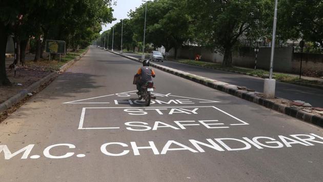 At a time when Chandigarh authorities are trying to ensure there is no movement between sectors, domestic help including cooks, gardeners and maids have been seen moving within sectors of the city. (HT FILE) At a time when Chandigarh authorities are trying to ensure there is no movement between sectors, domestic help including cooks, gardeners and maids have been seen moving within sectors of the city. (HT FILE)