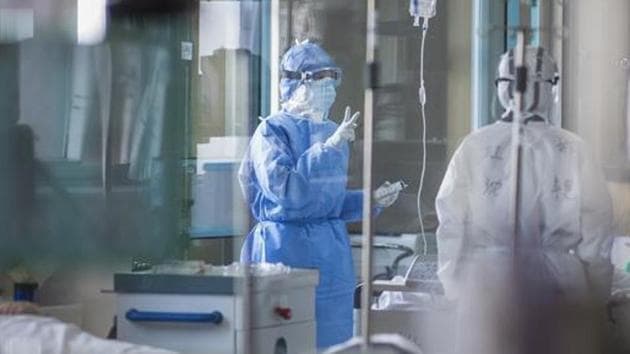 Currently, Delhi has 1,106 ventilators—306 in government hospitals and 800 in private ones—according to a report by the five-member committee advising chief minister Arvind Kejriwal on Covid-19.(AP file photo. Representative image) Currently, Delhi has 1,106 ventilators—306 in government hospitals and 800 in private ones—according to a report by the five-member committee advising chief minister Arvind Kejriwal on Covid-19.(AP file photo. Representative image)