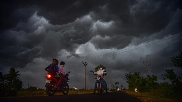Dark clouds fill oer the sky near Acharapakkam during the nationwide lockdown against the coronavirus, in Chengalpattu district, Tamil Nadu on April 26. (R Senthil Kumar / PTI)