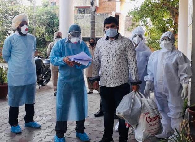 A 25-year-old patient being discharged from civil hospital in Jalandhar on Tuesday. (HT PHOTO) A 25-year-old patient being discharged from civil hospital in Jalandhar on Tuesday. (HT PHOTO)