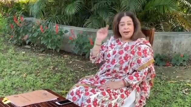 A grab of the video uploaded on Kirron Kher’s official page on Facebook. (FACEBOOK.COM) A grab of the video uploaded on Kirron Kher’s official page on Facebook. (FACEBOOK.COM)