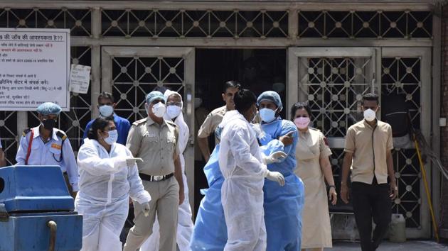 According to the health ministry guidelines for non-Covid hospitals where a positive Covid-19 patient is identified, local health authorities need to be immediately informed, followed by disinfection procedures at the affected areas.(Sonu Mehta/HT PHOTO) According to the health ministry guidelines for non-Covid hospitals where a positive Covid-19 patient is identified, local health authorities need to be immediately informed, followed by disinfection procedures at the affected areas.(Sonu Mehta/HT PHOTO)