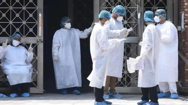The hospitals have been warned of action in case directives are not followed scrupulously.(HT photo. Representative image) The hospitals have been warned of action in case directives are not followed scrupulously.(HT photo. Representative image)