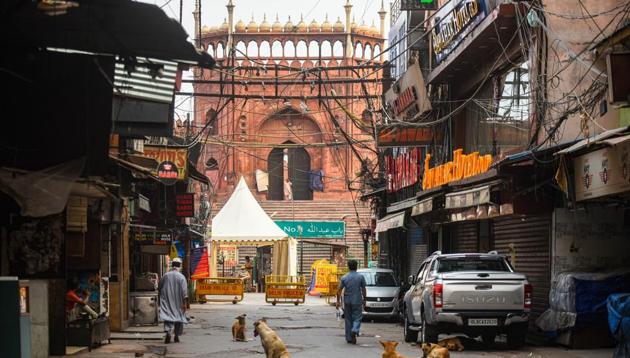 A view of an empty road outside New Delhi’s Jama Masjid during lockdown on Thursday. (Amal KS/HT PHOTO) A view of an empty road outside New Delhi’s Jama Masjid during lockdown on Thursday. (Amal KS/HT PHOTO)