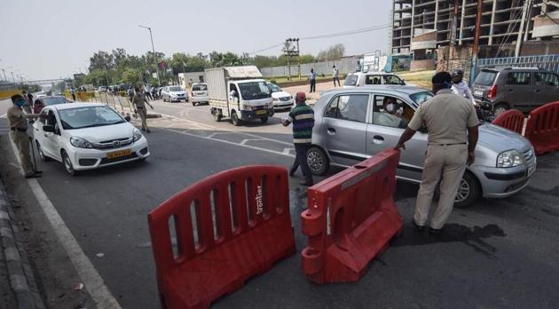 Delhi Police made arrangements for over 600 of its personnel from Faridabad to stay at hotels in Delhi, while the Delhi administration began making similar provisions for civic and health care staff. (AFP) Delhi Police made arrangements for over 600 of its personnel from Faridabad to stay at hotels in Delhi, while the Delhi administration began making similar provisions for civic and health care staff. (AFP)
