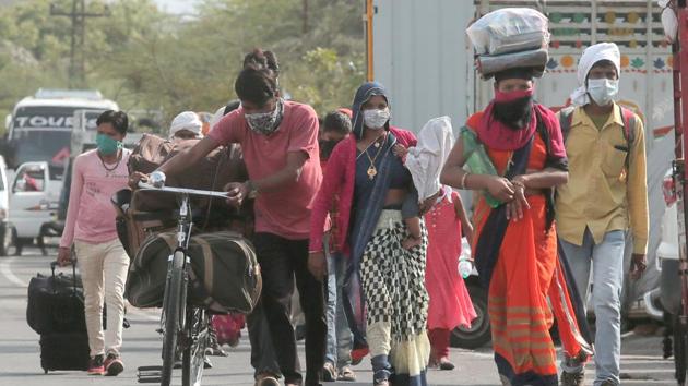 Migrant workers leave for their native state, during lockdown, in Jaipur.(Himanshu Vyas/ Hindustan Times) Migrant workers leave for their native state, during lockdown, in Jaipur.(Himanshu Vyas/ Hindustan Times)