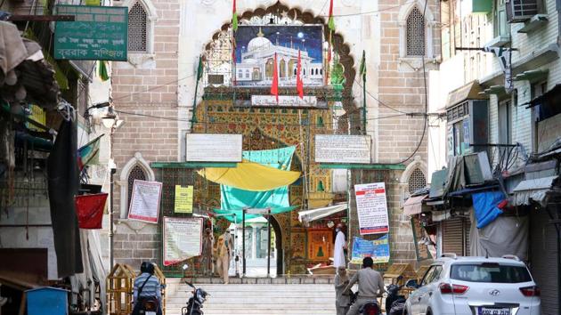 A view of deserted shrine of Sufi saint Khwaja Moinuddin Chishti during the holy month of Ramadan amid Covid-19 lockdown in Ajmer on Tuesday. (ANI Photo) A view of deserted shrine of Sufi saint Khwaja Moinuddin Chishti during the holy month of Ramadan amid Covid-19 lockdown in Ajmer on Tuesday. (ANI Photo)