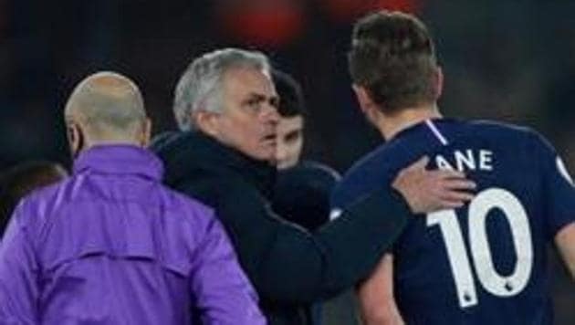 Tottenham Hotspur manager Jose Mourinho with Harry Kane as he goes off injured. (REUTERS) Tottenham Hotspur manager Jose Mourinho with Harry Kane as he goes off injured. (REUTERS)