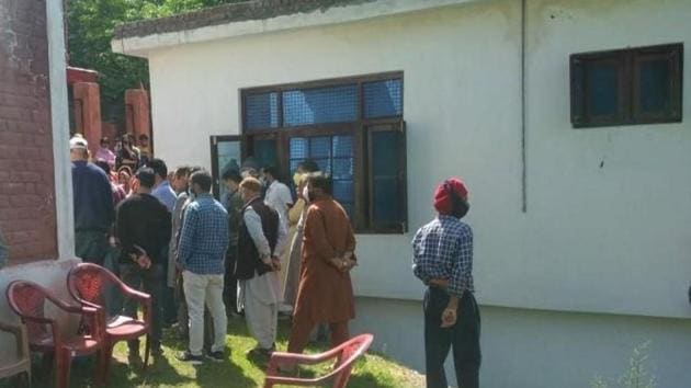 Muslims residing in the neighbourhood come forward to help the grief-stricken family. (HT Photo) Muslims residing in the neighbourhood come forward to help the grief-stricken family. (HT Photo)