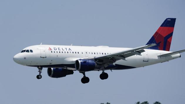 Delta Air Lines is one of the three US airlines that have made face masks compulsory for passengers throughout the trips.(Bloomberg) Delta Air Lines is one of the three US airlines that have made face masks compulsory for passengers throughout the trips.(Bloomberg)