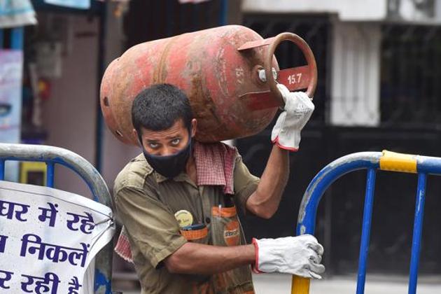 With uncertainty all around us, ensuring free LPG takes at least one important burden off people’s plates(PTI)