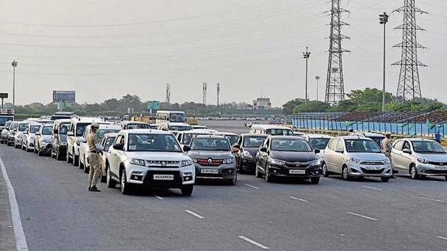 More than 200 people on Friday morning parked their vehicles near the barricades and tried to cross the Delhi-Gurugram border by foot but were stopped by the police. More than 200 people on Friday morning parked their vehicles near the barricades and tried to cross the Delhi-Gurugram border by foot but were stopped by the police.