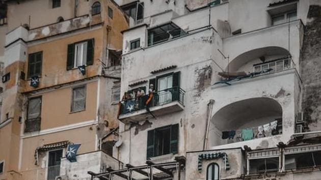 Under the lockdown, Italians only have been able to leave home for essential jobs or vital tasks such as grocery shopping.(Unsplash)