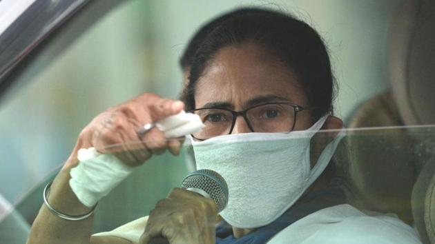 West Bengal chief minister Mamata Banerjee on Saturday wrote a 13-page letter accusing the governor of interference. (SAMIR JANA/HT PHOTO.) West Bengal chief minister Mamata Banerjee on Saturday wrote a 13-page letter accusing the governor of interference. (SAMIR JANA/HT PHOTO.)