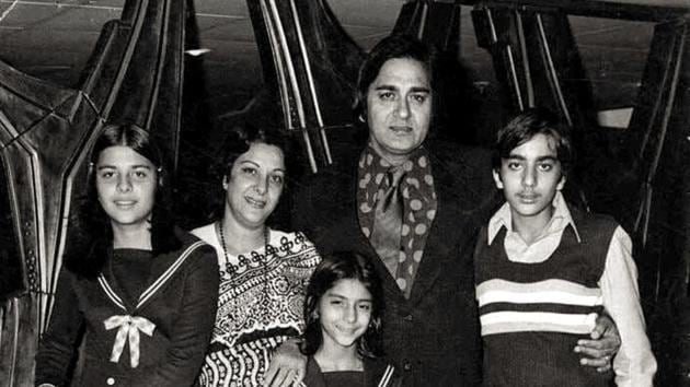 Nargis with her family, husband Sunil Dutt, son Sanjay Dutt and daughters Priya and Namrata.