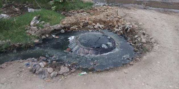 Mahesh Makkar, who runs a hosiery unit in the area, says the residents have not been able detect the source of polluted water. (HT PHOTO) Mahesh Makkar, who runs a hosiery unit in the area, says the residents have not been able detect the source of polluted water. (HT PHOTO)