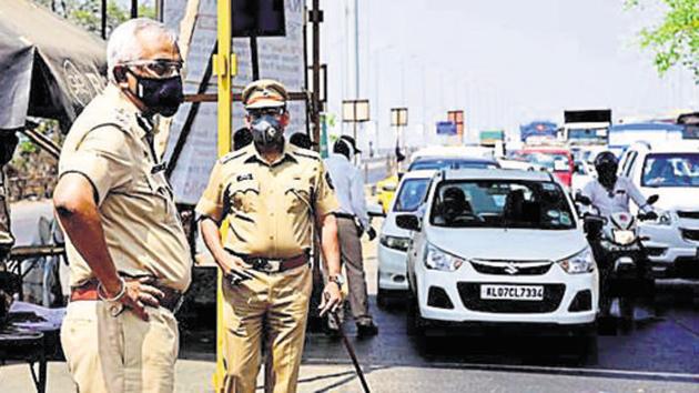 Retired ACP Dinesh Agarwal from the 1985 batch got in touch with other police officers as soon as he got to know about Wadmare’s initiatives. (Image used for representation). (HT PHOTO.) Retired ACP Dinesh Agarwal from the 1985 batch got in touch with other police officers as soon as he got to know about Wadmare’s initiatives. (Image used for representation). (HT PHOTO.)