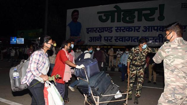 A student who returned from Kota, Rajasthan leave for her native place at the Hatia railway station, in Ranchi on Saturday (ANI) A student who returned from Kota, Rajasthan leave for her native place at the Hatia railway station, in Ranchi on Saturday (ANI)