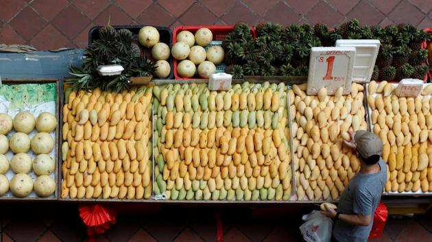 Uttar Pradesh produces 65% of the world’s mangoes.(Representative image/REUTERS) Uttar Pradesh produces 65% of the world’s mangoes.(Representative image/REUTERS)