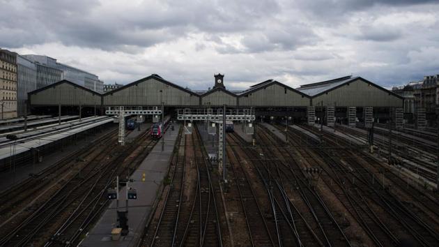 A view of the Gare Saint Lazare railway station in Paris. France has so far reported 168,396 cases and 24, 760 deaths. Public transport is scheduled to restart from May 11, but facemasks will be compulsory and working from home for private offices is strongly encouraged by the government, reported HT. (Nathan Laine / Bloomberg) A view of the Gare Saint Lazare railway station in Paris. France has so far reported 168,396 cases and 24, 760 deaths. Public transport is scheduled to restart from May 11, but facemasks will be compulsory and working from home for private offices is strongly encouraged by the government, reported HT. (Nathan Laine / Bloomberg)