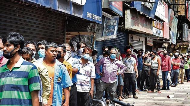 The third phase of lockdown began on Monday and will continue until May 17 with some relaxations. Opening of liquor shops was one of them.(Arvind Yadav/ Hindustan Times) The third phase of lockdown began on Monday and will continue until May 17 with some relaxations. Opening of liquor shops was one of them.(Arvind Yadav/ Hindustan Times)
