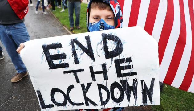 The projection is also double the current US toll of 68,934, up by 1,240 in the last 24 hours; infections went up to 1.18 million with 22,335 new cases over the same period.(AFP) The projection is also double the current US toll of 68,934, up by 1,240 in the last 24 hours; infections went up to 1.18 million with 22,335 new cases over the same period.(AFP)