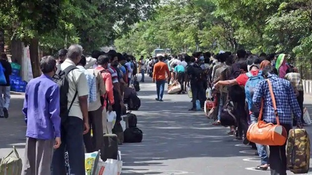 The Pune Municipal Corporation (PMC)-run hospital has been authorised to issue health certificates to labourers after checking them for any Covid-19 symptoms. (HT photo. Representative image) The Pune Municipal Corporation (PMC)-run hospital has been authorised to issue health certificates to labourers after checking them for any Covid-19 symptoms. (HT photo. Representative image)