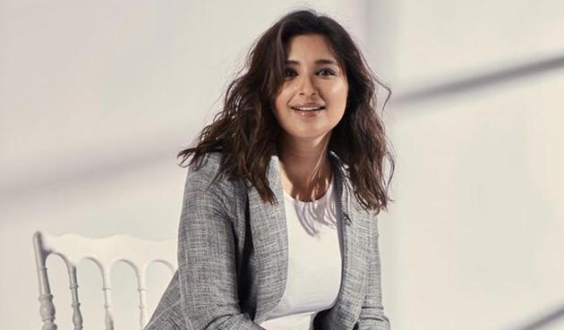 Parineeti Chopra is raising funds for daily wage workers through a virtual date. Parineeti Chopra is raising funds for daily wage workers through a virtual date.