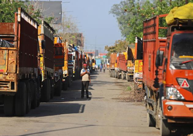 Many trucks are stranded on either side of the India-Bangladesh border after West Bengal closed the crossing points.(Representative Photo/Bloomberg)